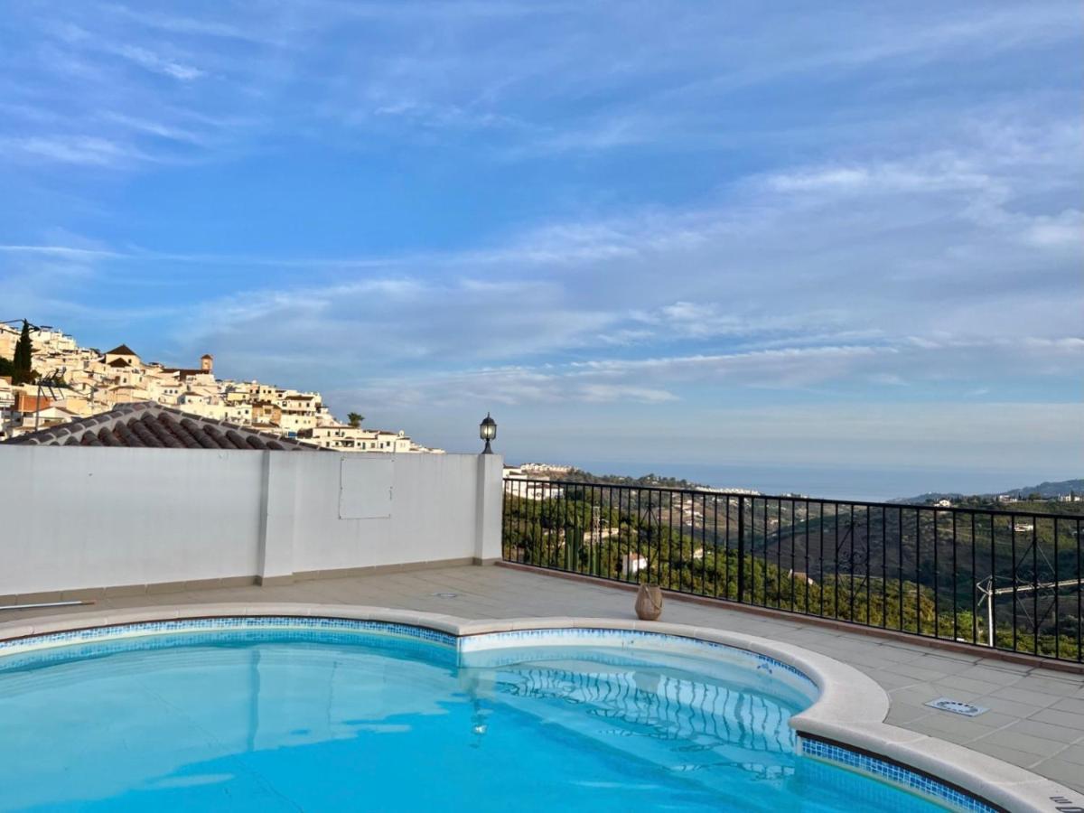프리질리아나 Casa La Aguanosa Con Piscina Y Vistas Al Mar 아파트 외부 사진